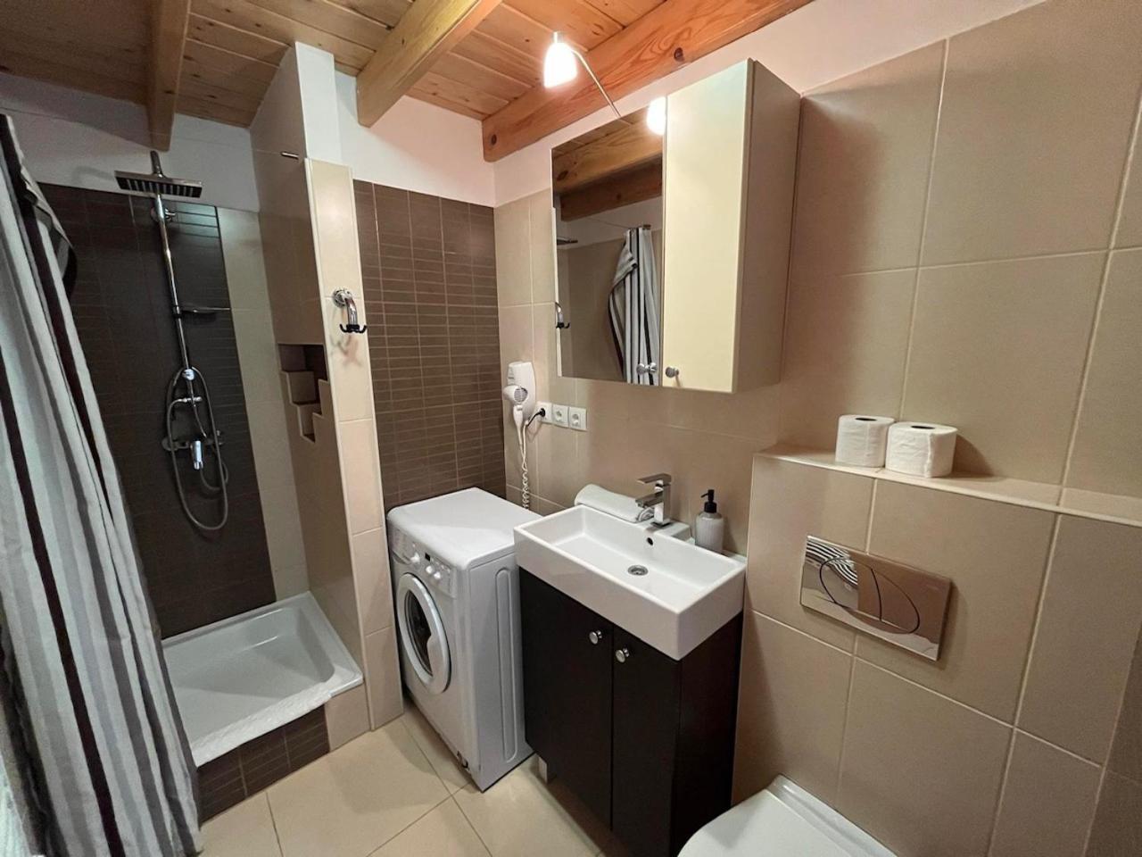 בלטונללה City Apartman Haz מראה חיצוני תמונה