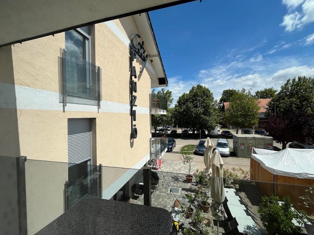 בלטונללה City Apartman Haz מראה חיצוני תמונה