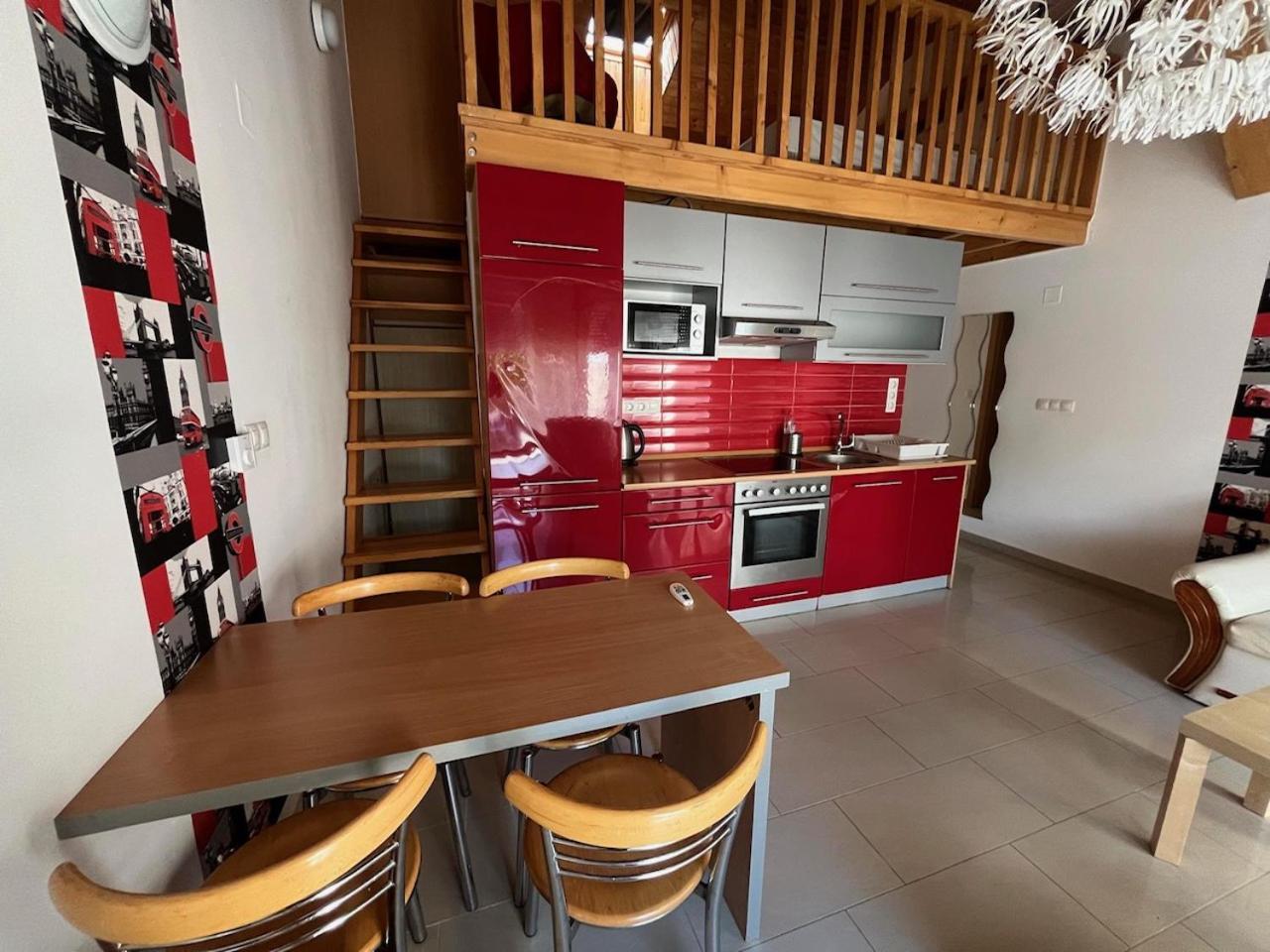 בלטונללה City Apartman Haz מראה חיצוני תמונה