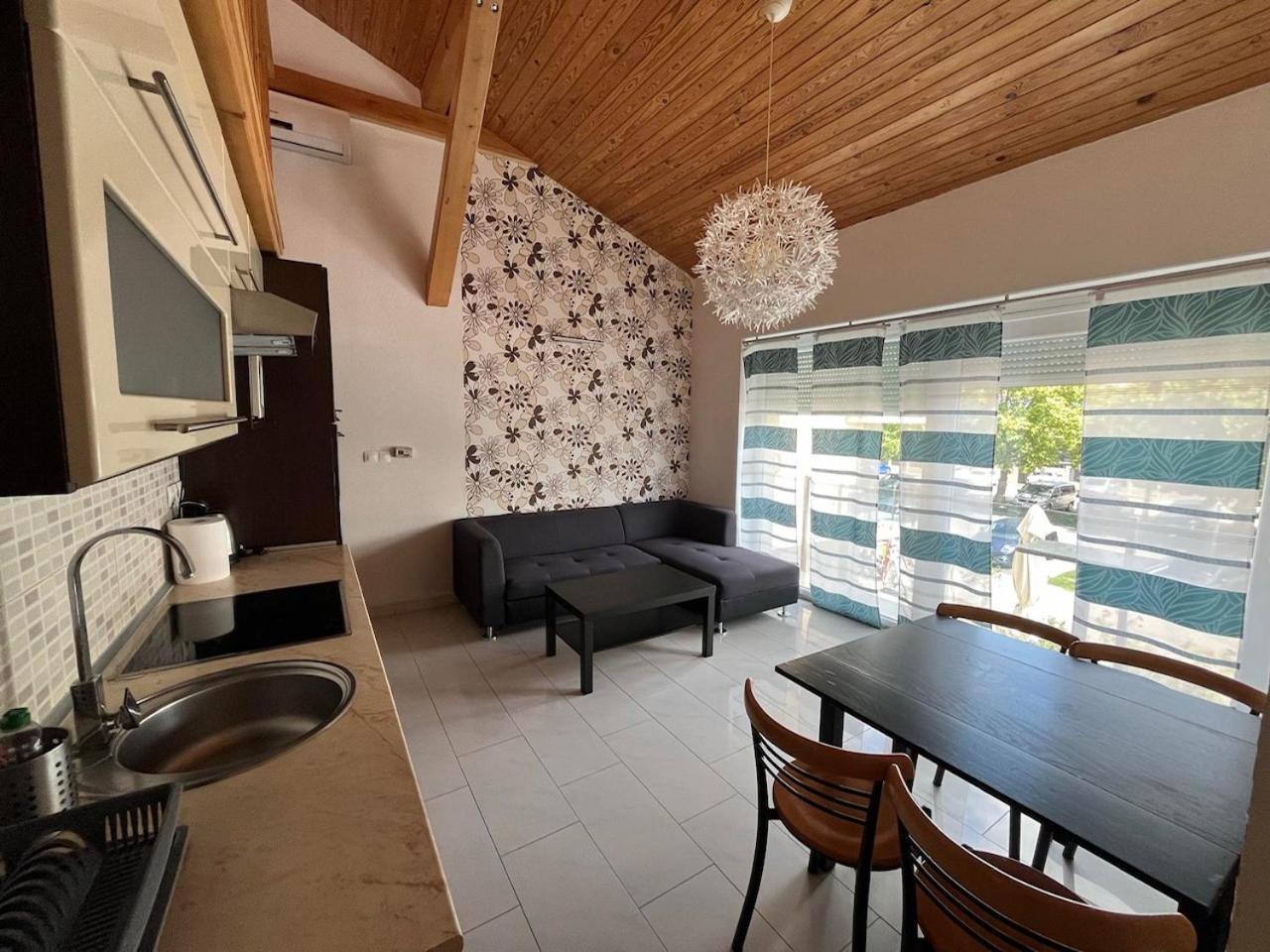 בלטונללה City Apartman Haz מראה חיצוני תמונה