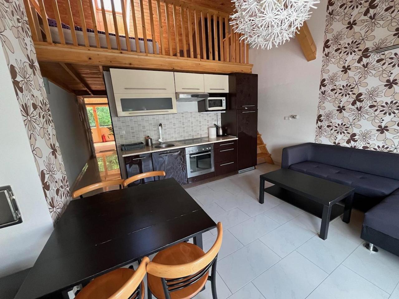 בלטונללה City Apartman Haz מראה חיצוני תמונה