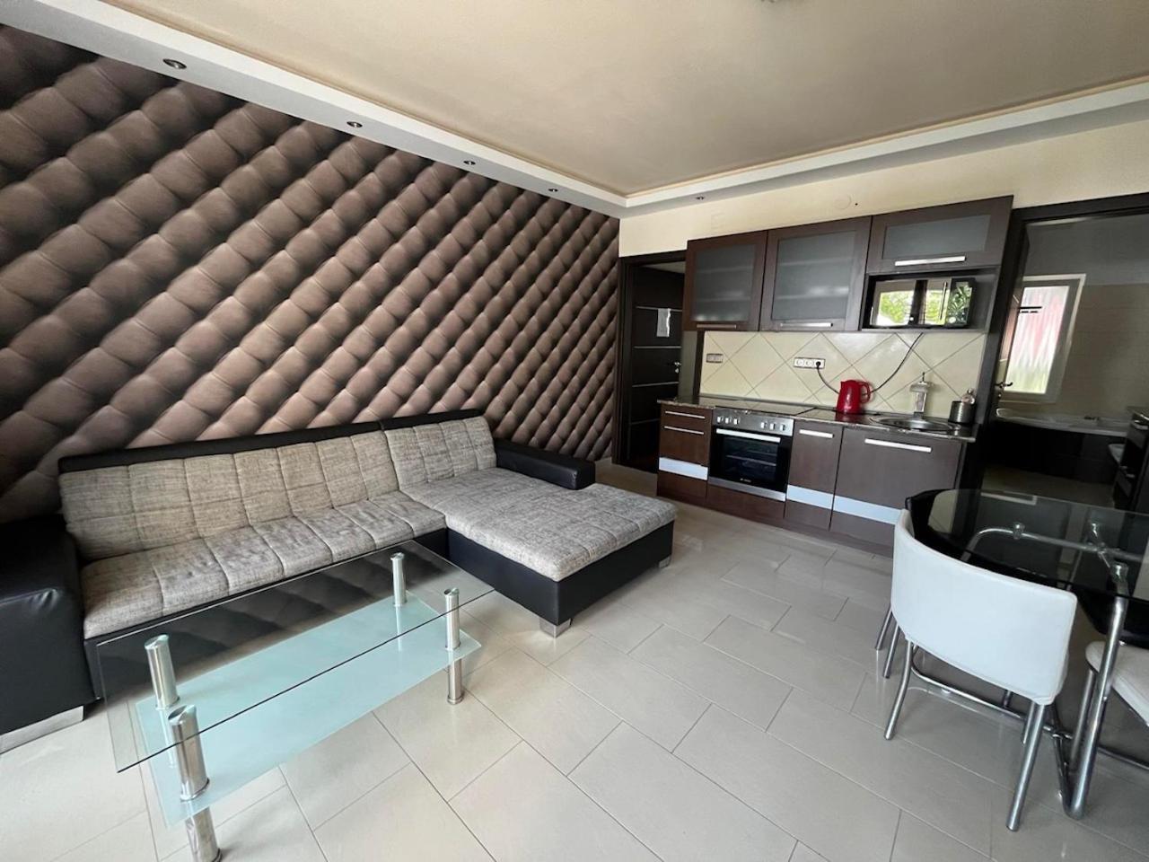 בלטונללה City Apartman Haz מראה חיצוני תמונה