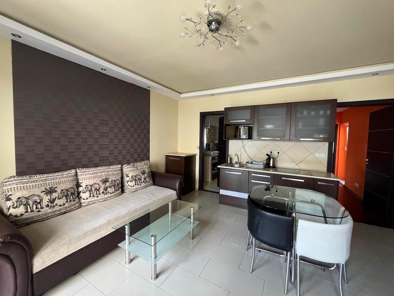 בלטונללה City Apartman Haz מראה חיצוני תמונה
